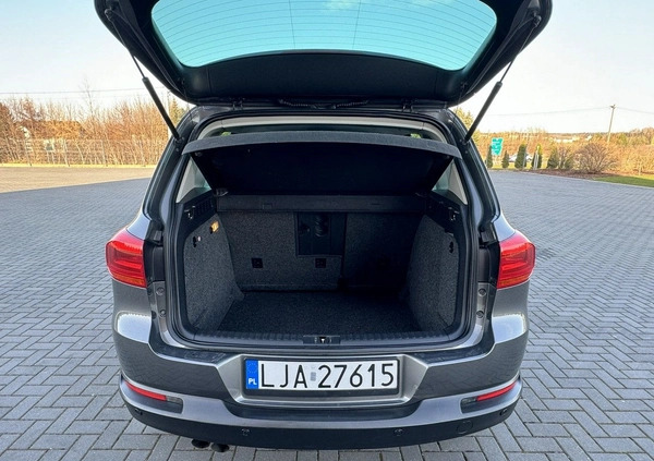 Volkswagen Tiguan cena 52900 przebieg: 195000, rok produkcji 2012 z Puławy małe 379
